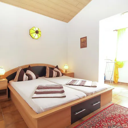 Apartment Marija 1580 *